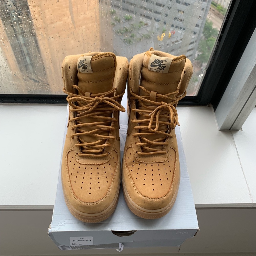 Nike wheat Air Force one mid